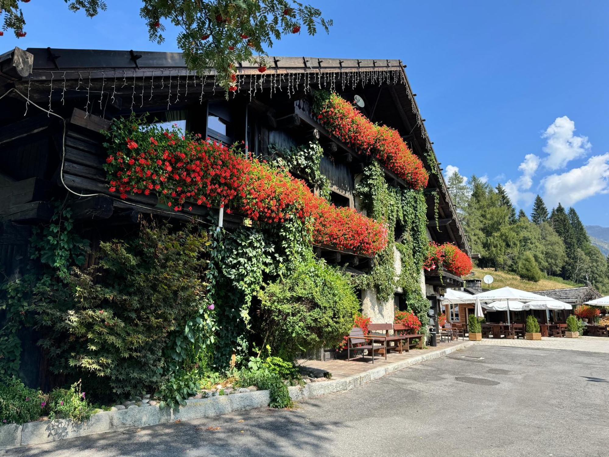 Albergo Ristorante Al Frate Da Streza Madonna di Campiglio Exterior photo