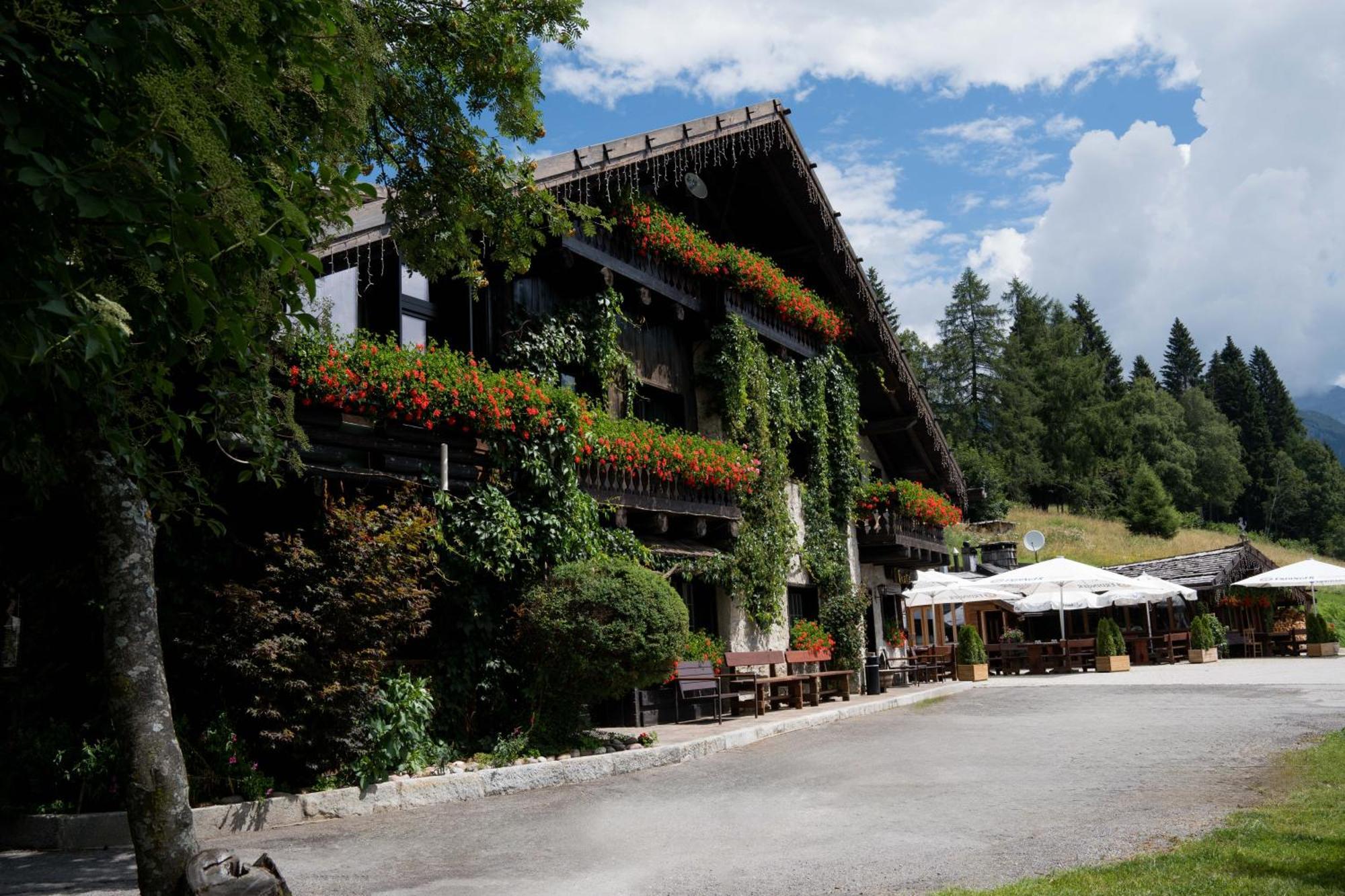 Albergo Ristorante Al Frate Da Streza Madonna di Campiglio Exterior photo